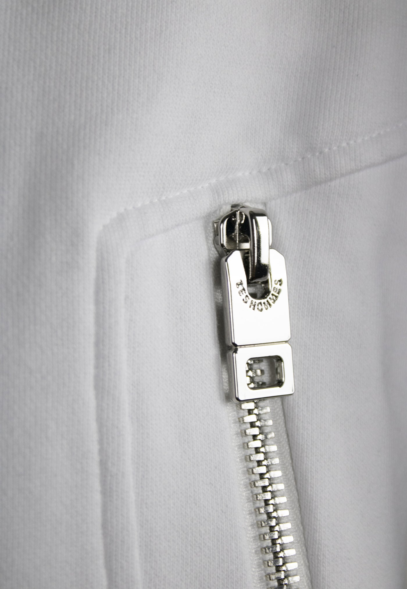 242L04021    HEAVY COTTON JACKET ZIPS AND HOODIE