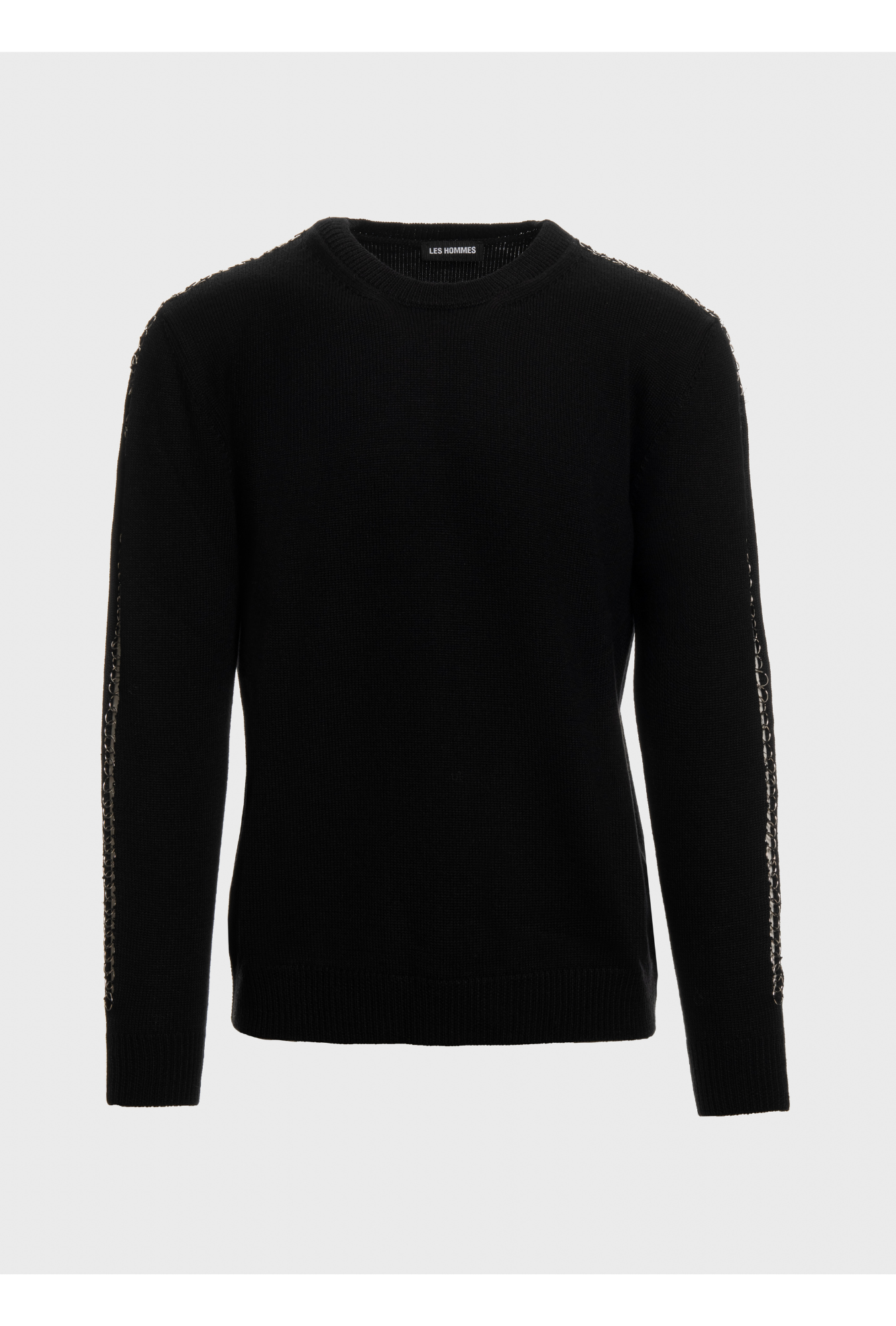 Roundneck with rings on shoulder