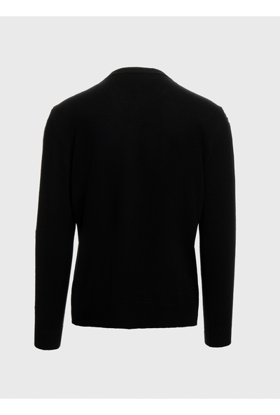 Roundneck with rings on shoulder