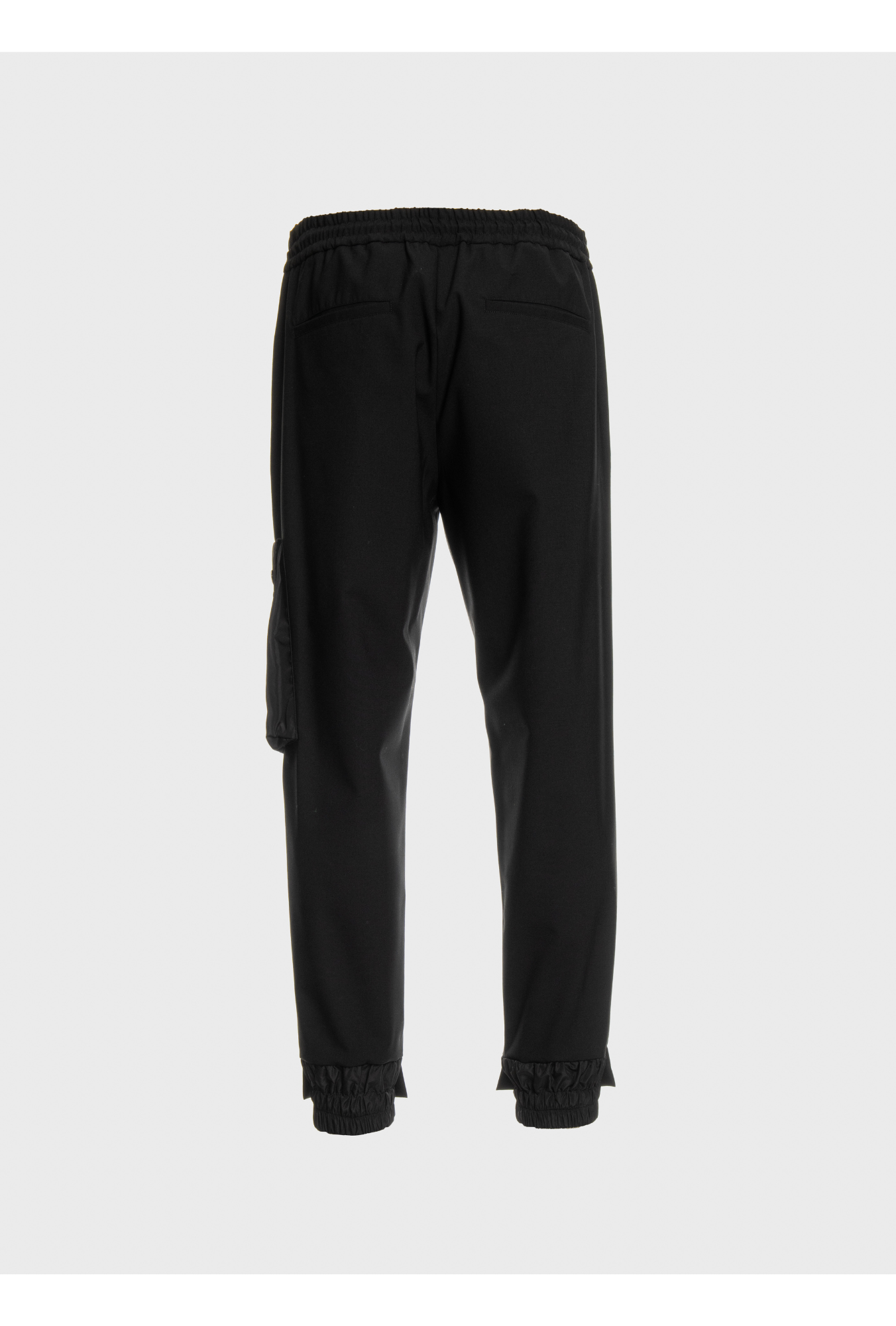 Comfy classic pants with one pocket