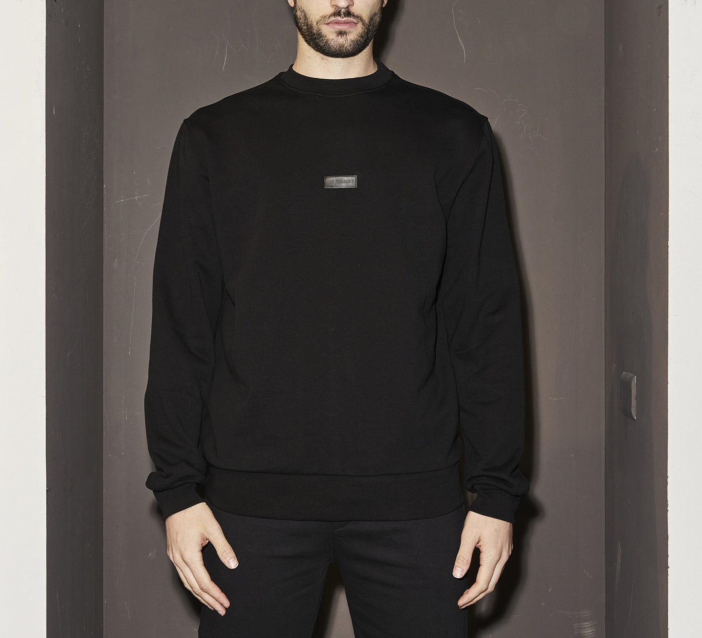 LHB2521008  Roundneck back piercing sweatshirt
